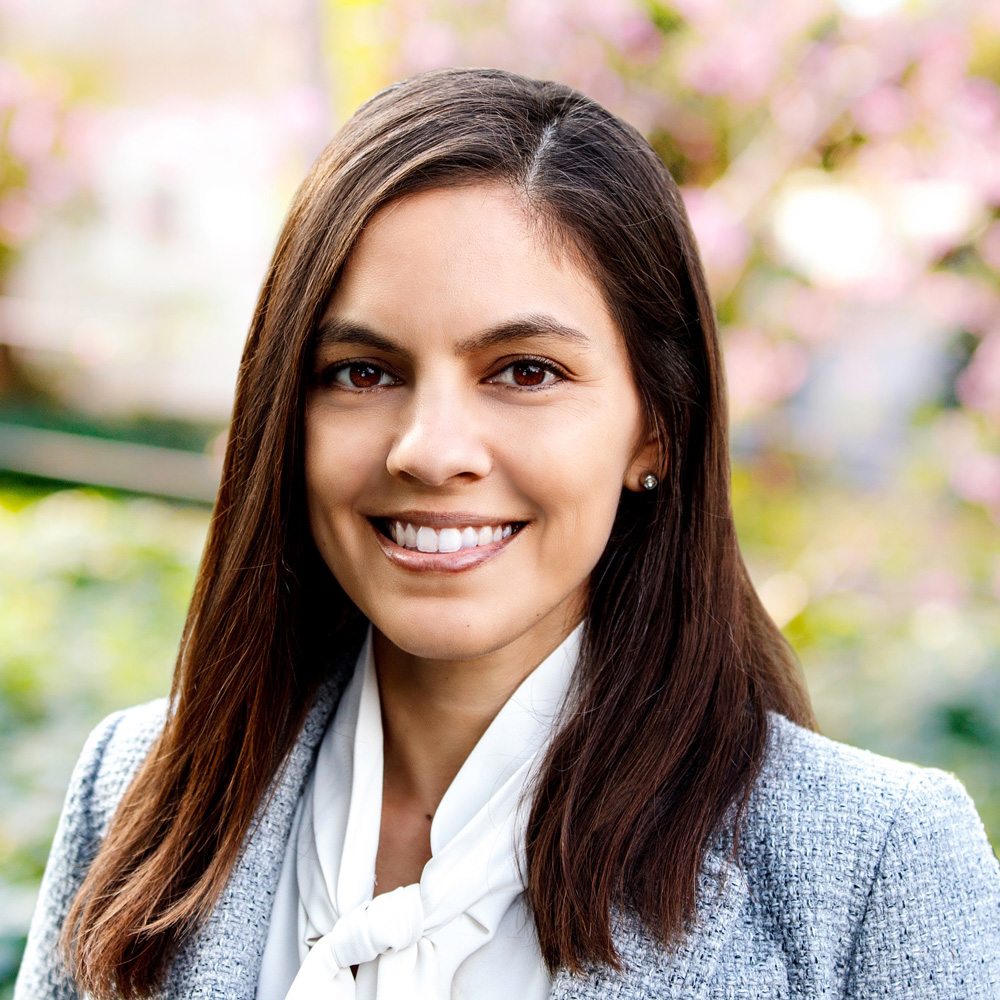 Mandalyn Mendoza Headshot