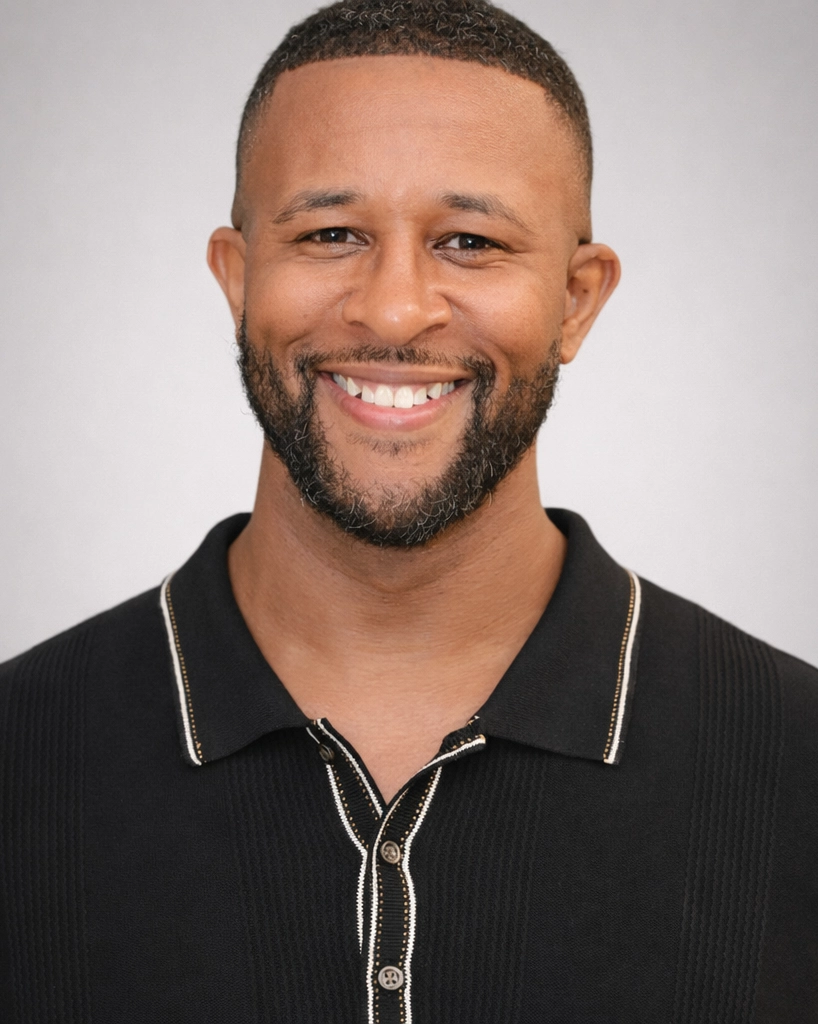 Juan Young Headshot